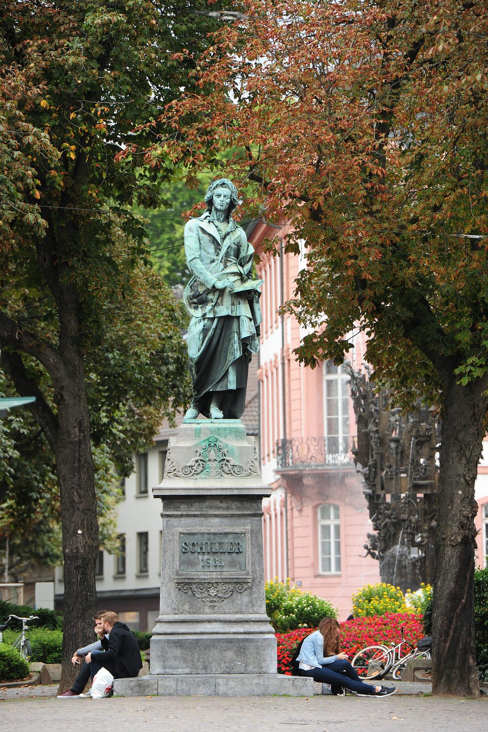 🏛️ 쉴러 기념비(쉴러 덴크말)